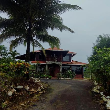 The Roadhouse Bed & Breakfast Tena Ngoại thất bức ảnh